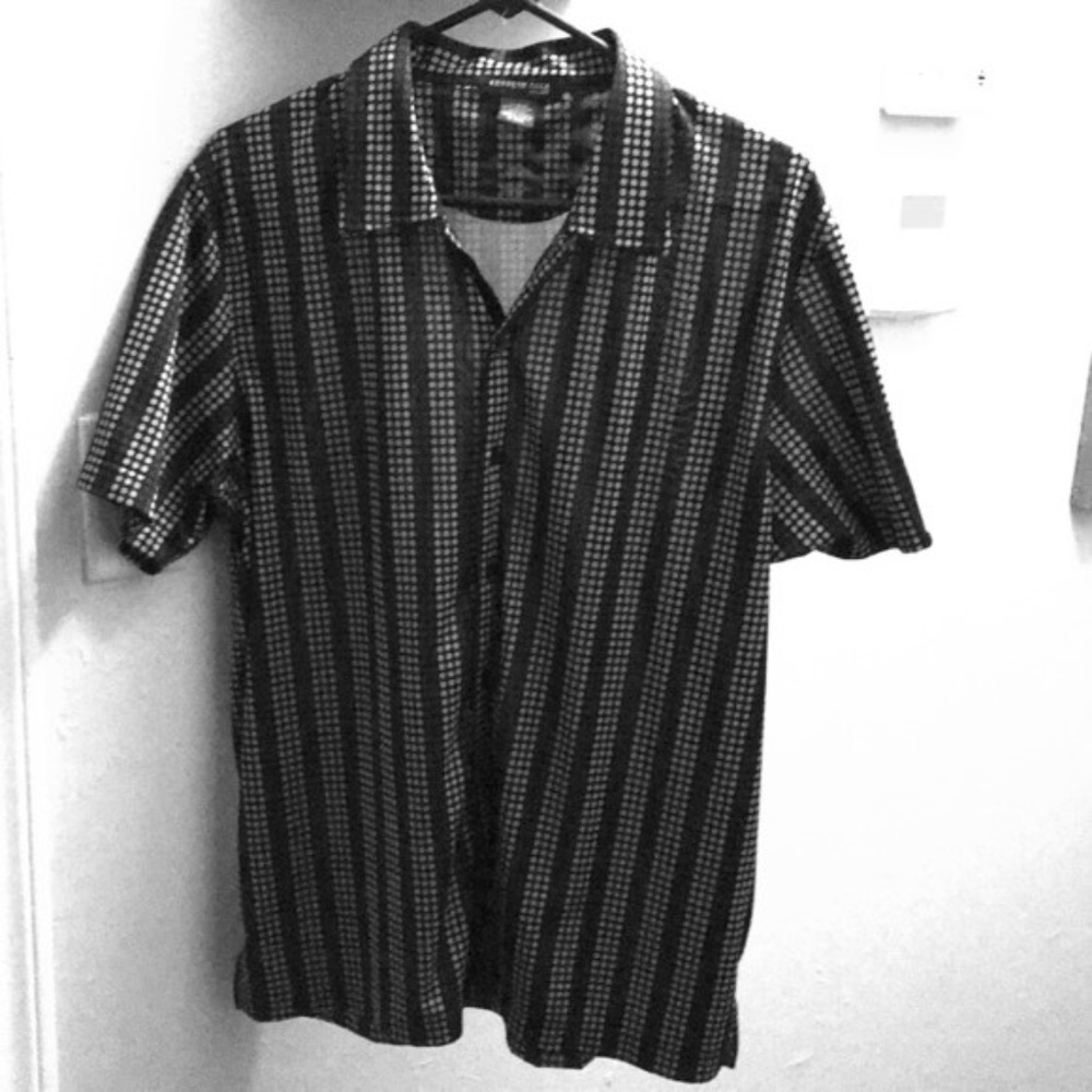 Kenneth Cole Men’s Lg Casual Shirt.